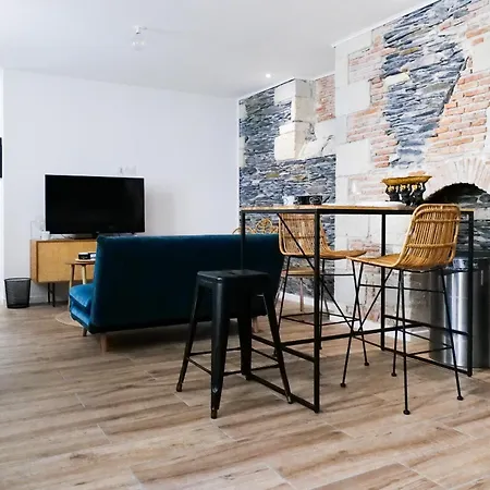 Appartement Charme De L'Ancien - Centre Ville Angers- 2 Personnes Apartment *