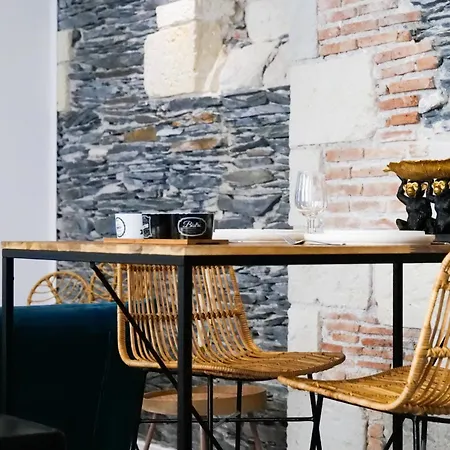 Appartement Charme De L'Ancien - Centre Ville Angers- 2 Personnes *